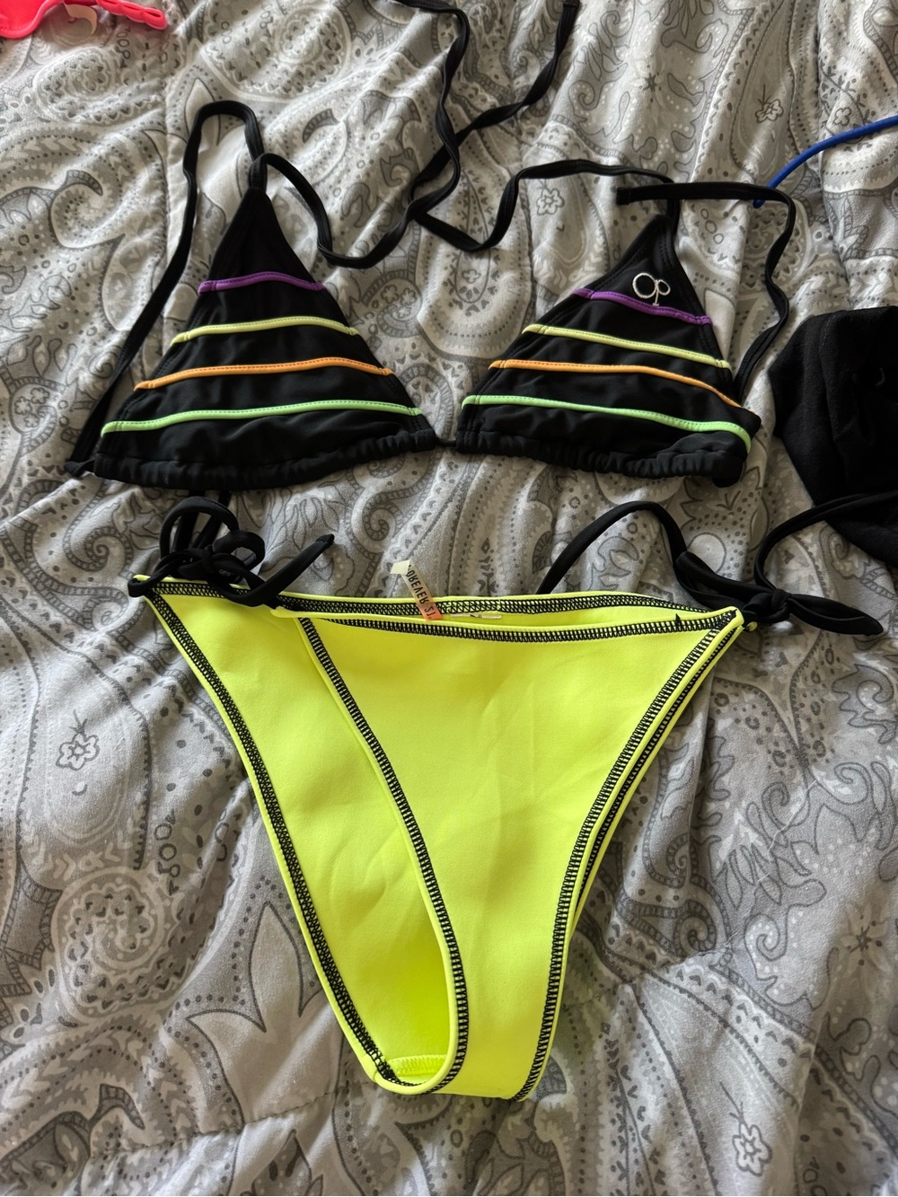 Bikini 
OP top XS-S
Forever 21 bottom S-M